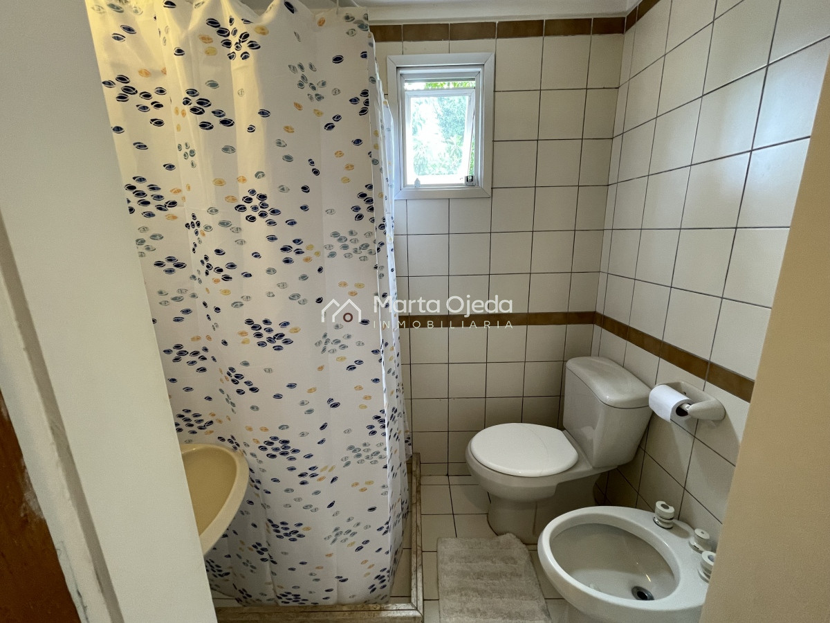 Apartamento ID.41219 - Playa Mansa, lindo entorno, edificio bajo buen lugar para descansar