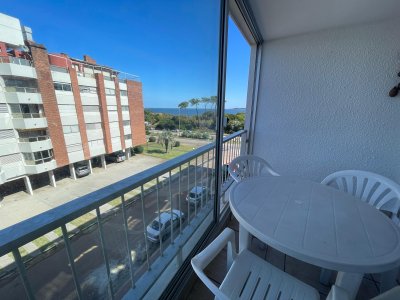 Apartamento de 3 dormitorios en venta playa Mansa, Punta del Este