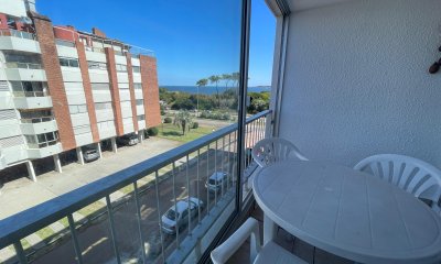 Apartamento de 3 dormitorios en venta playa Mansa, Punta del Este