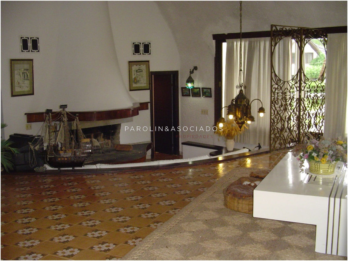 Casa En Venta De 4 Dormitorios, Mansa Punta Del Este