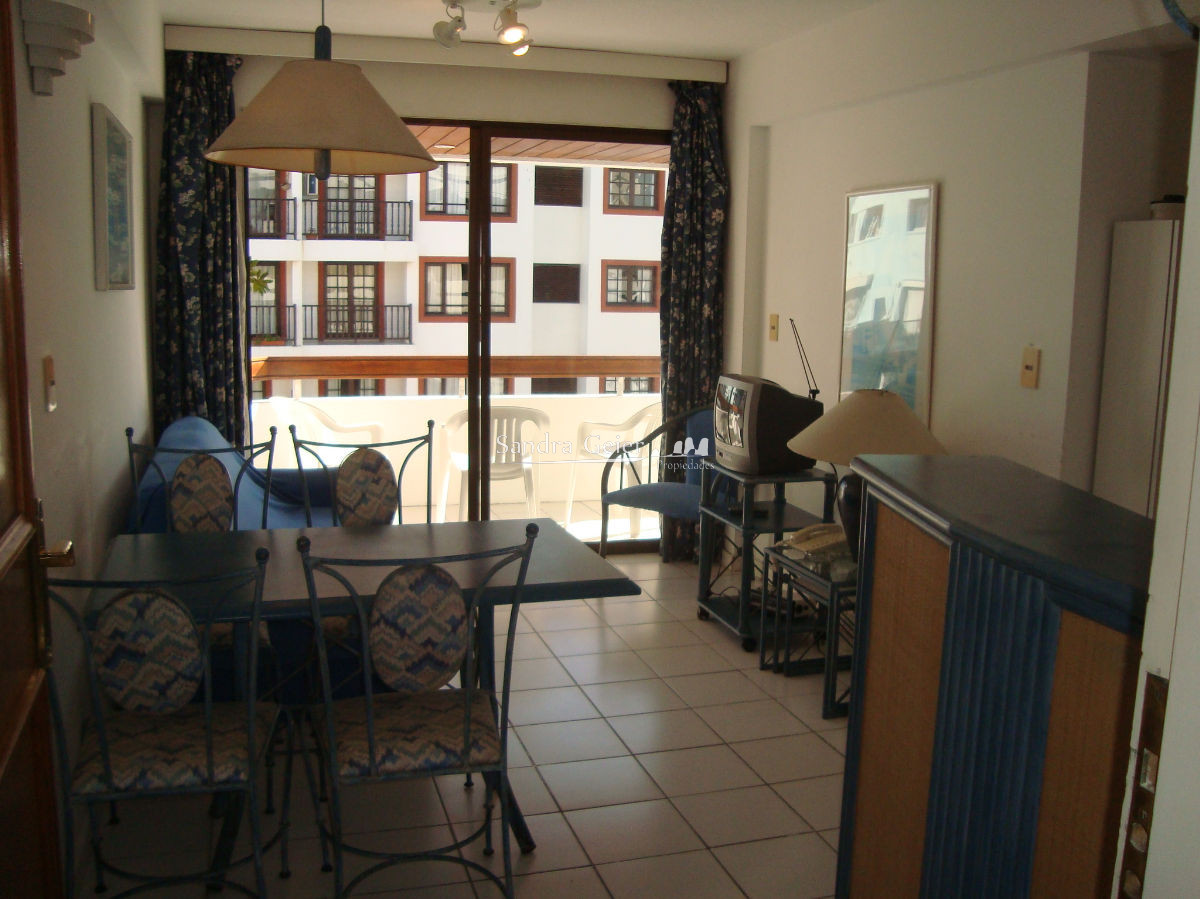 Apartamento ID.1342 - Cerca del Puerto y de la plaza de Punta del Este.