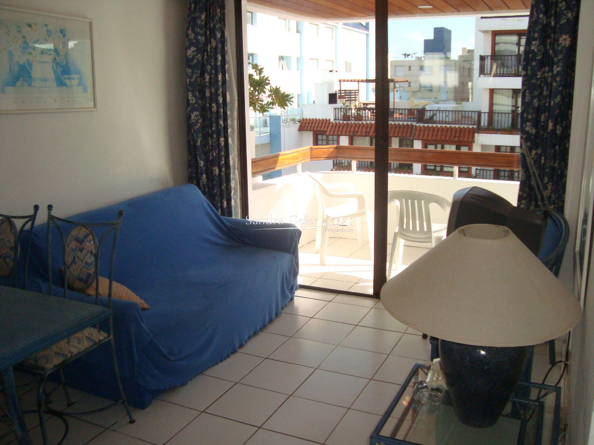 Apartamento ID.1342 - Cerca del Puerto y de la plaza de Punta del Este.