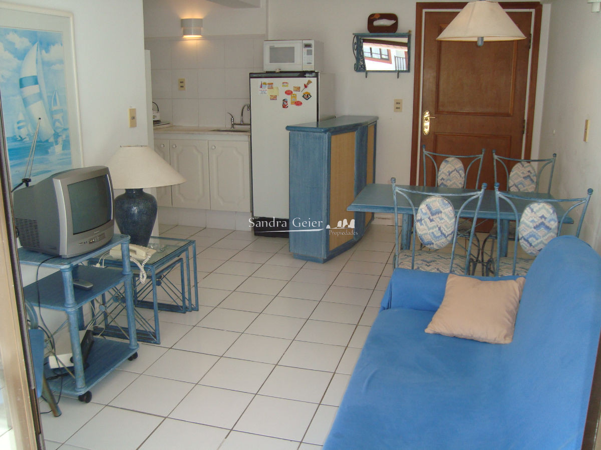 Apartamento ID.1342 - Cerca del Puerto y de la plaza de Punta del Este.