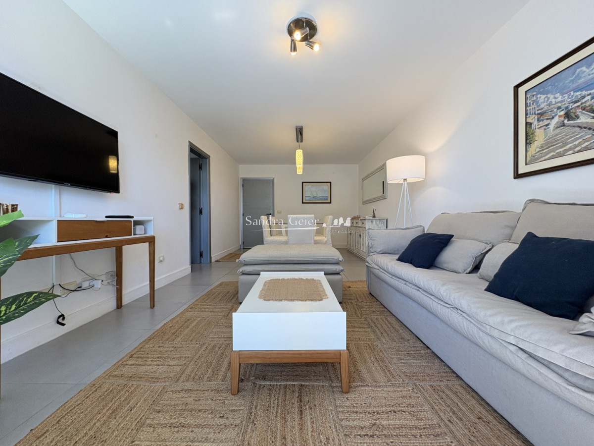 Apartamento ID.3384 - VENTA TORRE FRANCIA PARRILLERO EXCLUSIVO