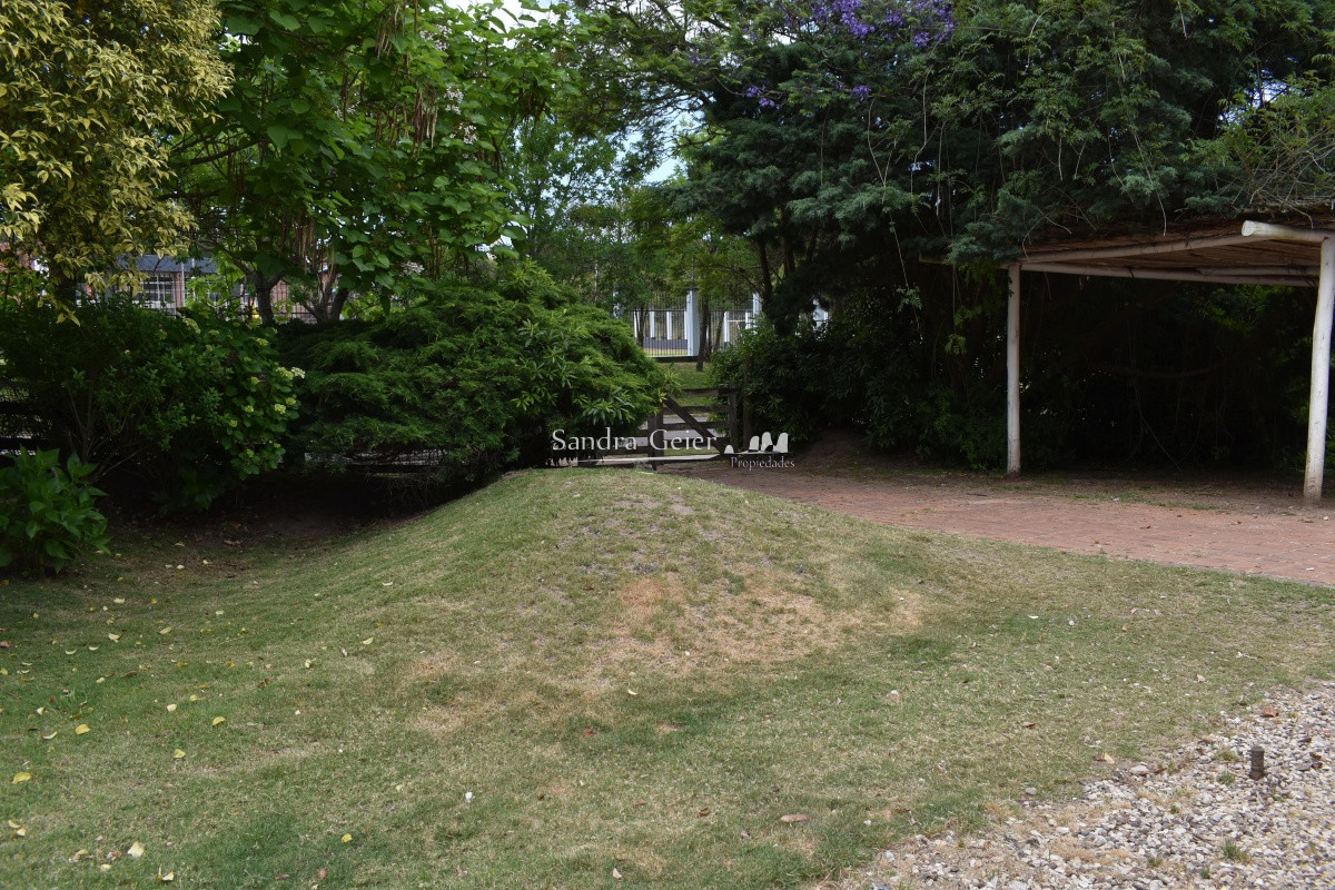 Casa ID.1847 - Piscina , cancha de tennis y futbol