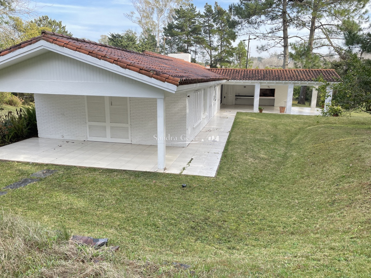 Casa ID.1847 - Piscina , cancha de tennis y futbol