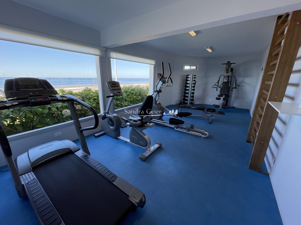 Apartamento ID.2131 - Frente al mar, preciosa vista, aire acondicionado, piscina, lindo decorado