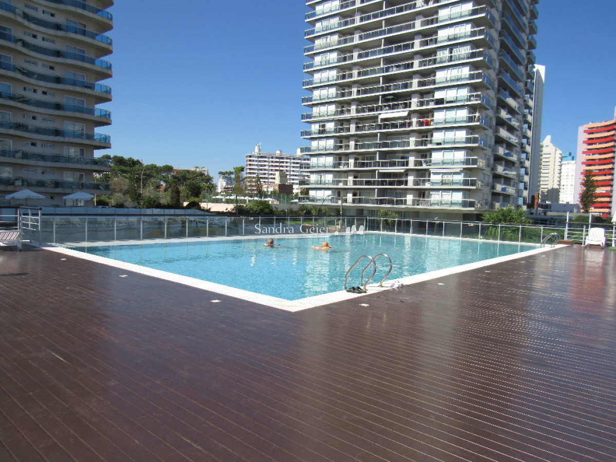 Apartamento ID.3384 - VENTA TORRE FRANCIA PARRILLERO EXCLUSIVO
