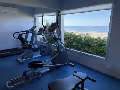 Apartamento ID.2131 - Frente al mar, preciosa vista, aire acondicionado, piscina, lindo decorado