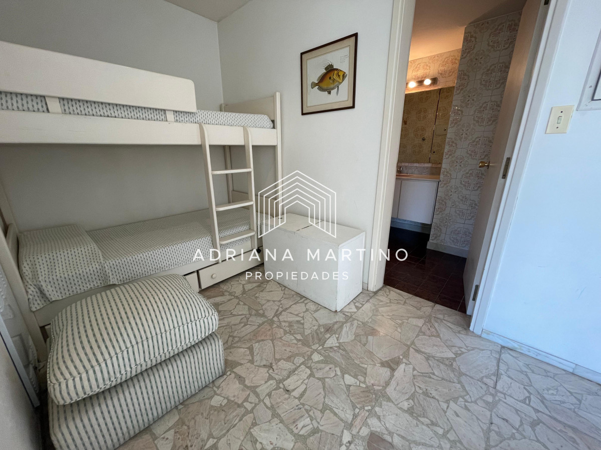 Apartamento ID.71654 - Frente a Plaza de los Artesanos con muy linda vista a Playa Brava