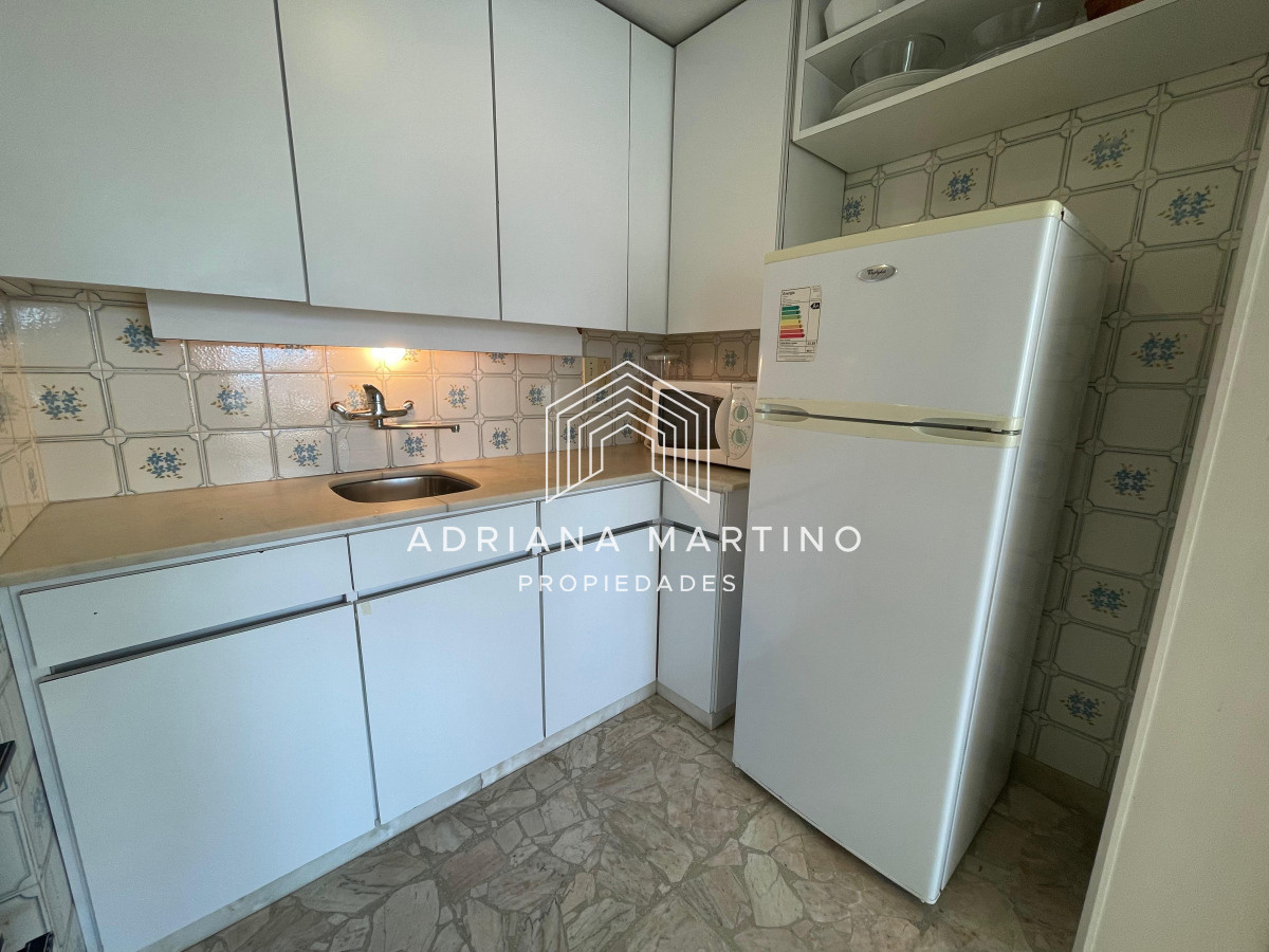 Apartamento ID.71654 - Frente a Plaza de los Artesanos con muy linda vista a Playa Brava