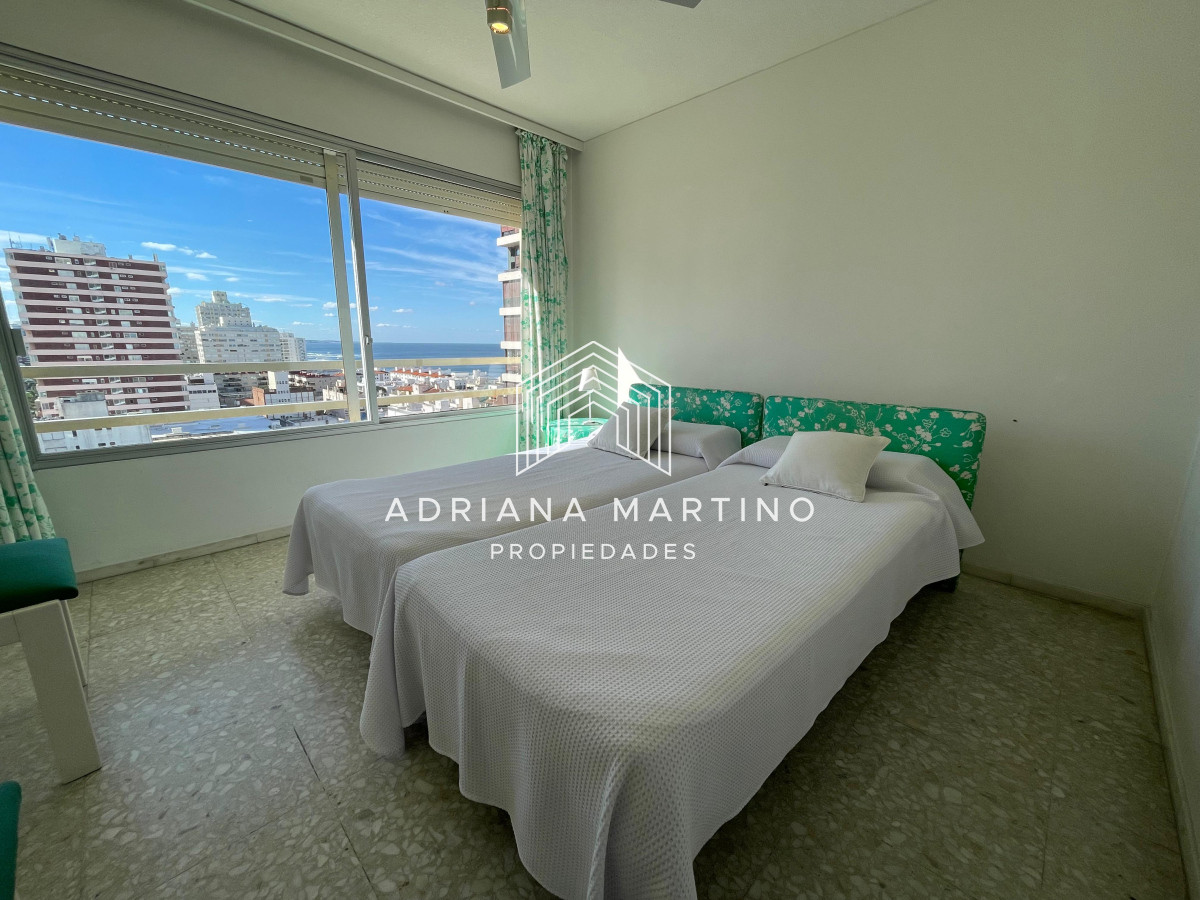 Apartamento ID.71654 - Frente a Plaza de los Artesanos con muy linda vista a Playa Brava