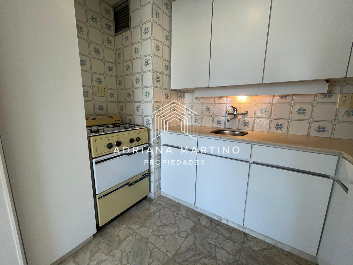 Apartamento ID.71654 - Frente a Plaza de los Artesanos con muy linda vista a Playa Brava