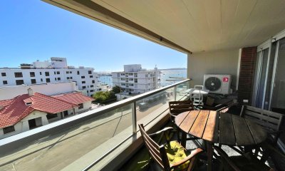 Apartamento de 3 dormitorios con amplia terraza y vista al Puerto en venta