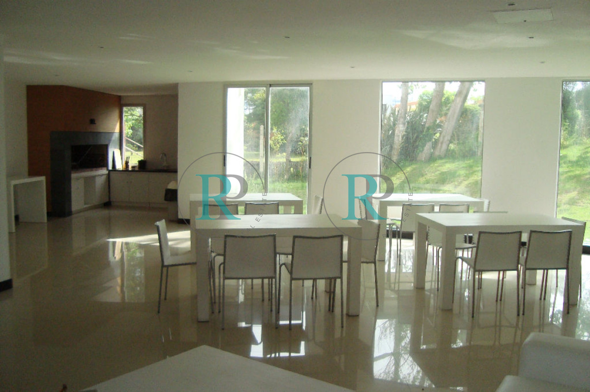 Apartamento ID.1317 - Lindo apto. a 50 mts del mar, servicio de playa, aire acondicionado