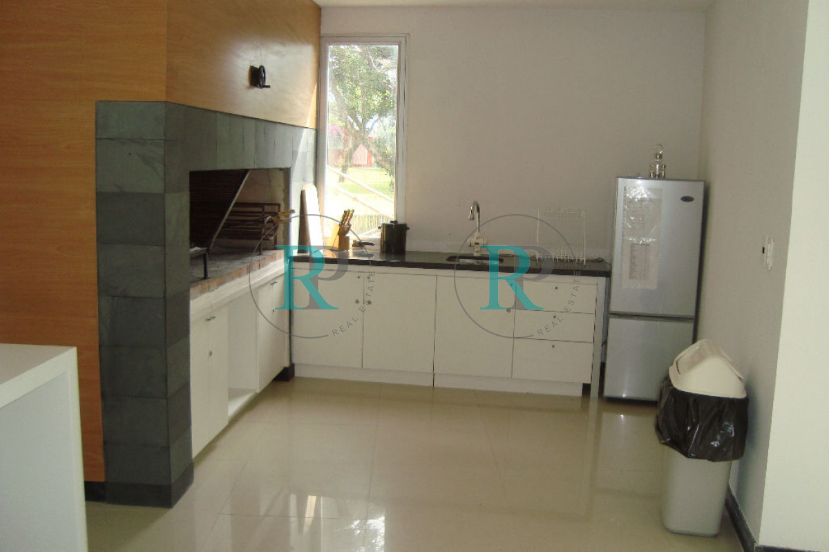 Apartamento ID.1317 - Lindo apto. a 50 mts del mar, servicio de playa, aire acondicionado