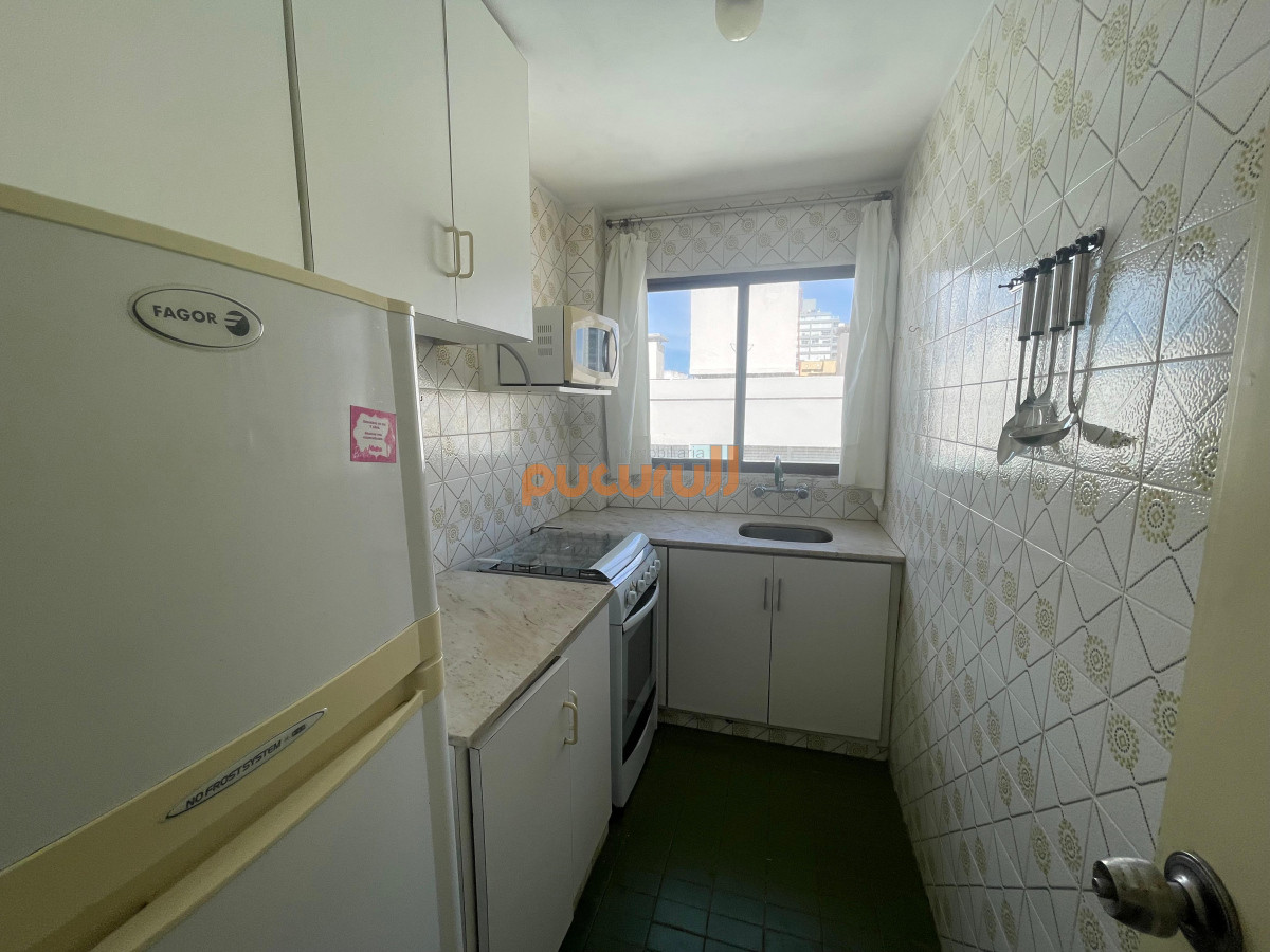 Apartamento ID.2093 - Oportunidad en Peninsula a 150 mts del mar y a 100 mts Gorlero