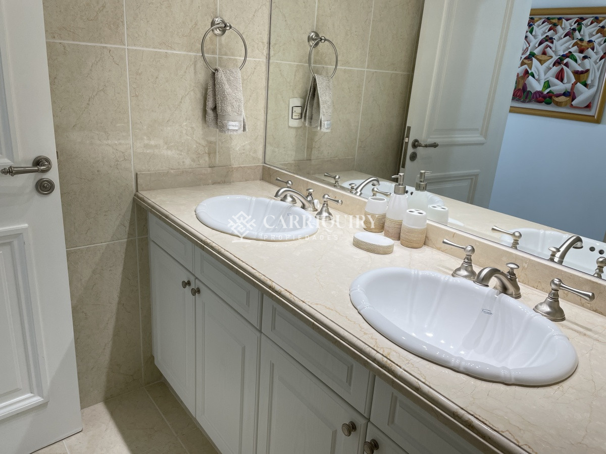 Apartamento ID.6380 - Edificio Le Jardin , impecable con buena vista al mar, calefacción 