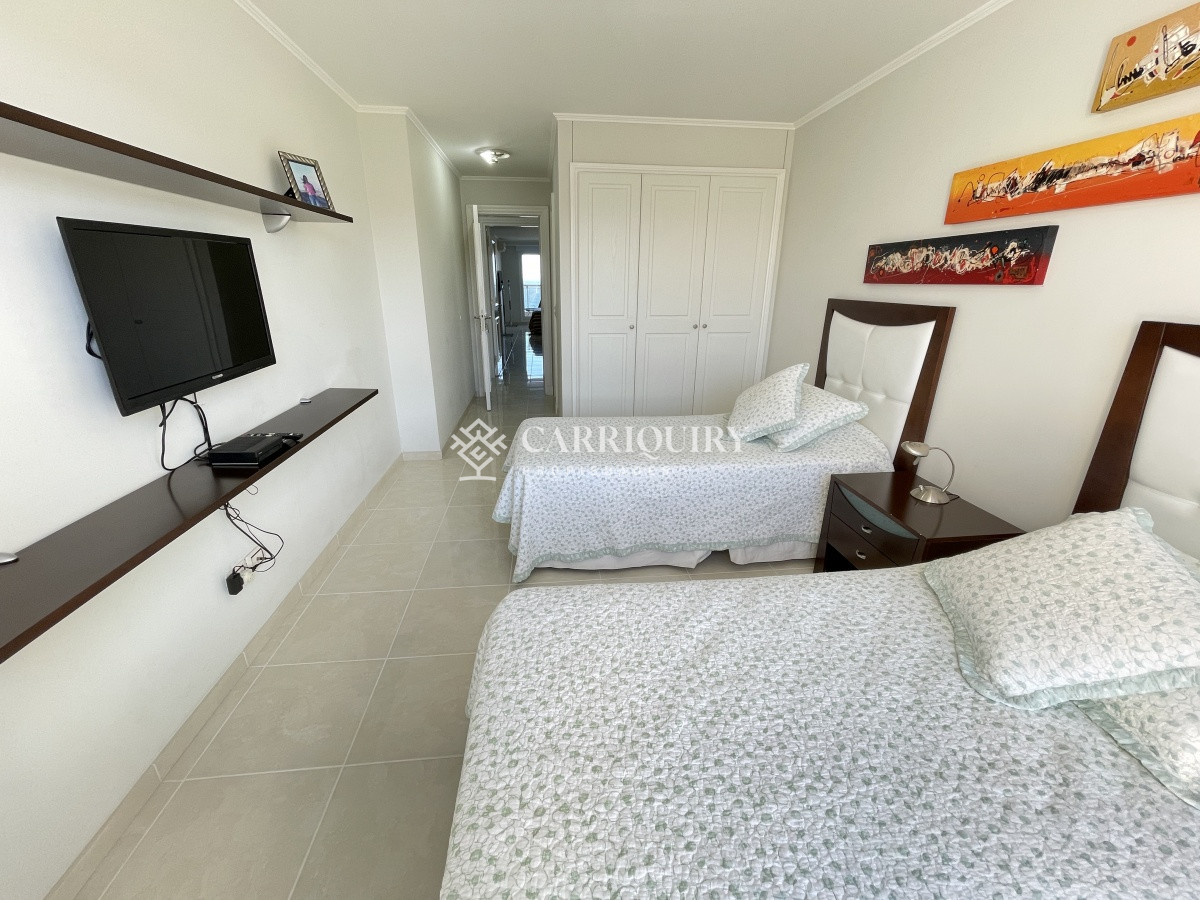 Apartamento ID.6380 - Edificio Le Jardin , impecable con buena vista al mar, calefacción 