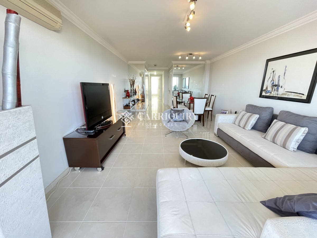 Apartamento ID.6380 - Edificio Le Jardin , impecable con buena vista al mar, calefacción 
