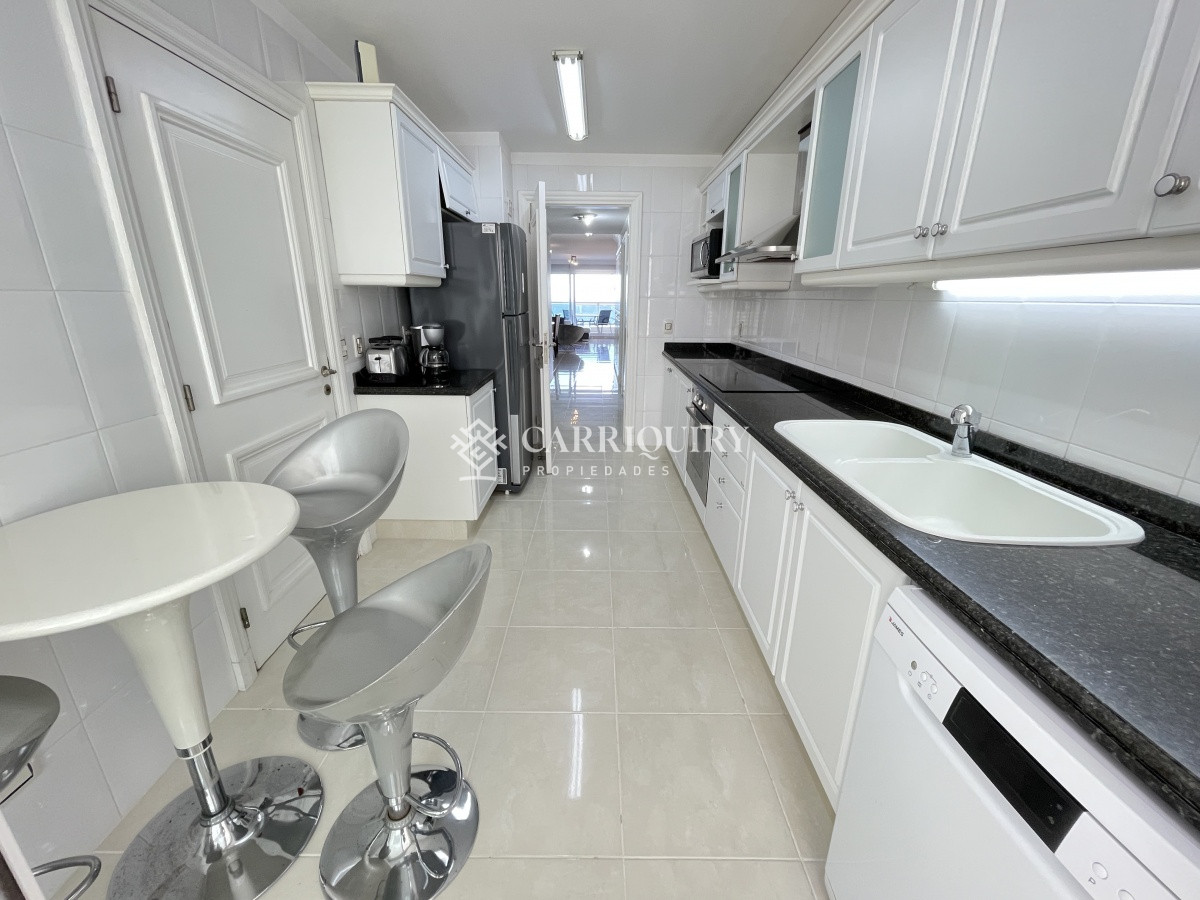 Apartamento ID.6380 - Edificio Le Jardin , impecable con buena vista al mar, calefacción 