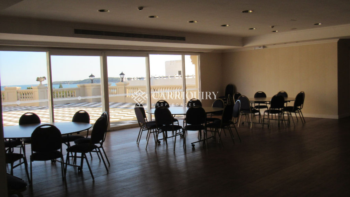 Apartamento ID.6380 - Edificio Le Jardin , impecable con buena vista al mar, calefacción 