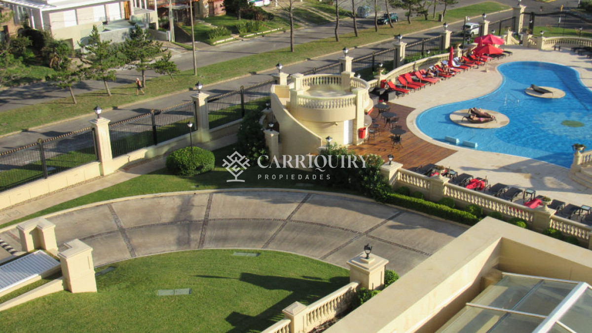 Apartamento ID.6380 - Edificio Le Jardin , impecable con buena vista al mar, calefacción 