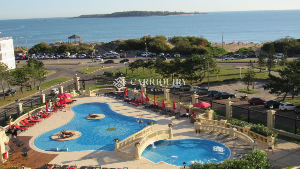 Apartamento ID.6380 - Edificio Le Jardin , impecable con buena vista al mar, calefacción 