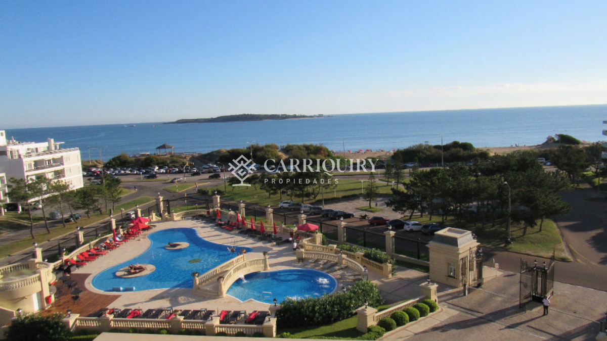 Apartamento ID.6380 - Edificio Le Jardin , impecable con buena vista al mar, calefacción 