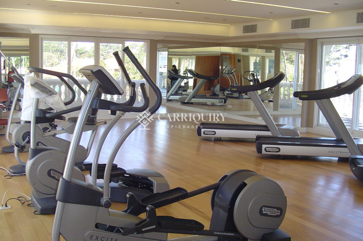 Apartamento ID.6380 - Edificio Le Jardin , impecable con buena vista al mar, calefacción 