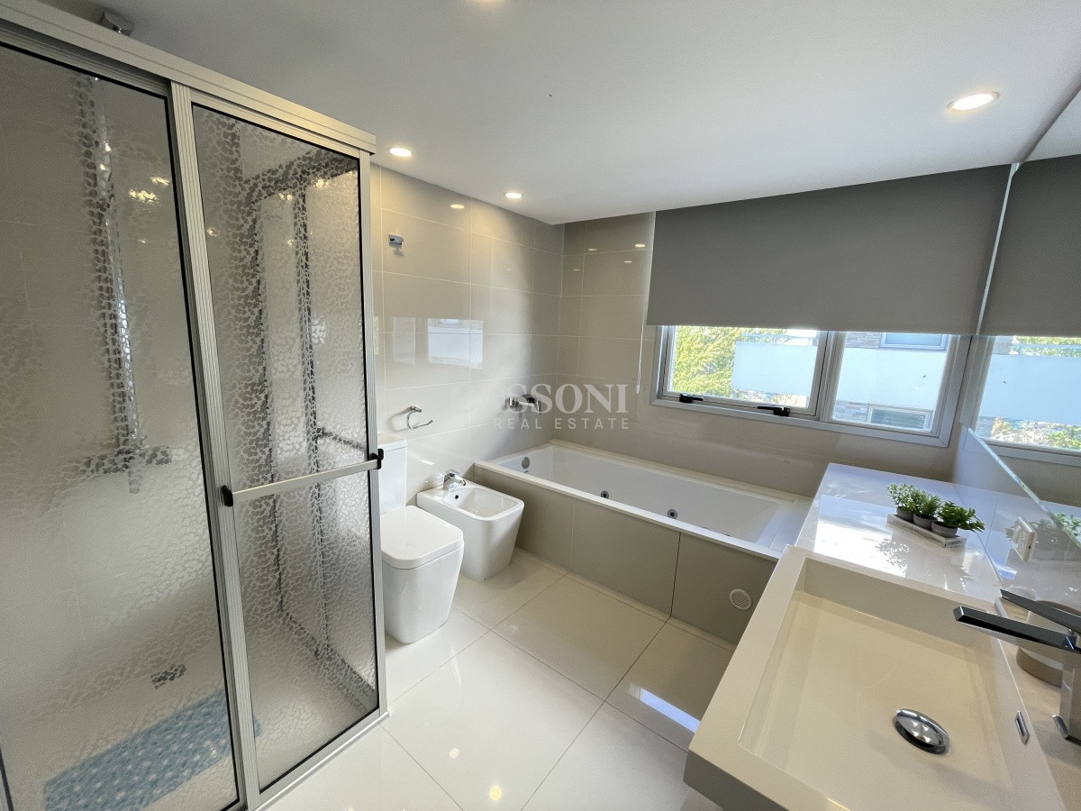 Apartamento ID.826 - PENT HOUSE, CON AMPLIA TERRAZA, PARRILLERO PROPIO Y AMPLIA VISTA AL MAR