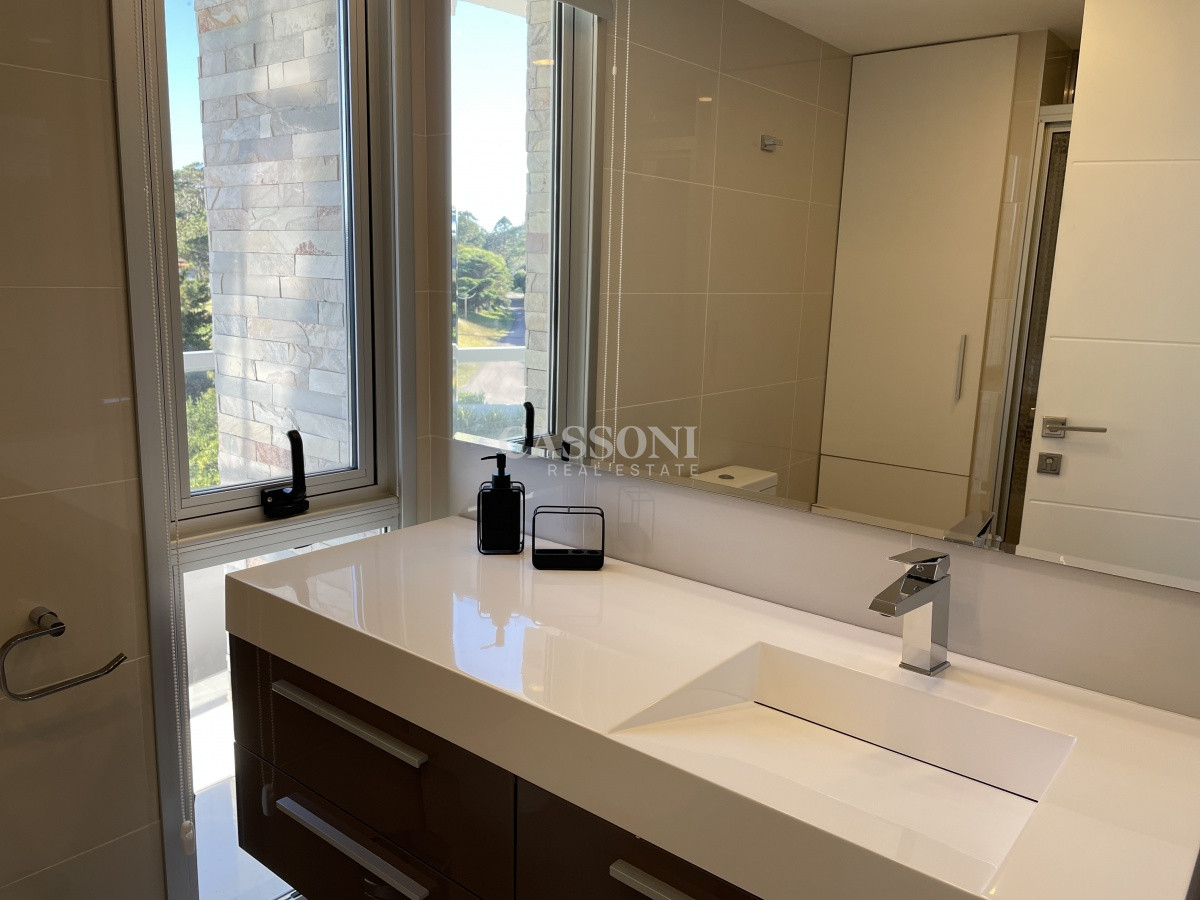 Apartamento ID.826 - PENT HOUSE, CON AMPLIA TERRAZA, PARRILLERO PROPIO Y AMPLIA VISTA AL MAR