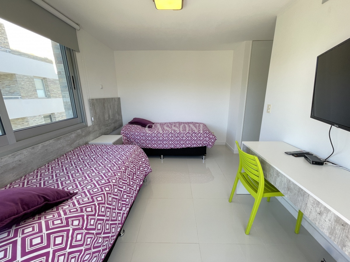 Apartamento ID.826 - PENT HOUSE, CON AMPLIA TERRAZA, PARRILLERO PROPIO Y AMPLIA VISTA AL MAR