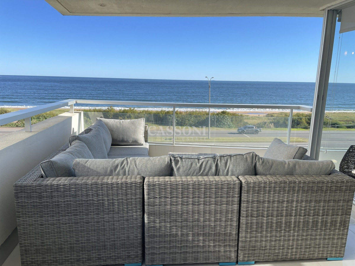 Apartamento ID.826 - PENT HOUSE, CON AMPLIA TERRAZA, PARRILLERO PROPIO Y AMPLIA VISTA AL MAR