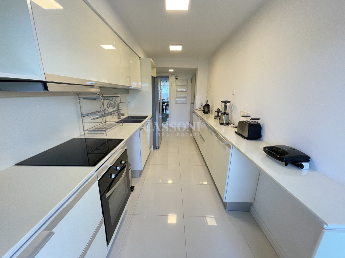 Apartamento ID.826 - PENT HOUSE, CON AMPLIA TERRAZA, PARRILLERO PROPIO Y AMPLIA VISTA AL MAR