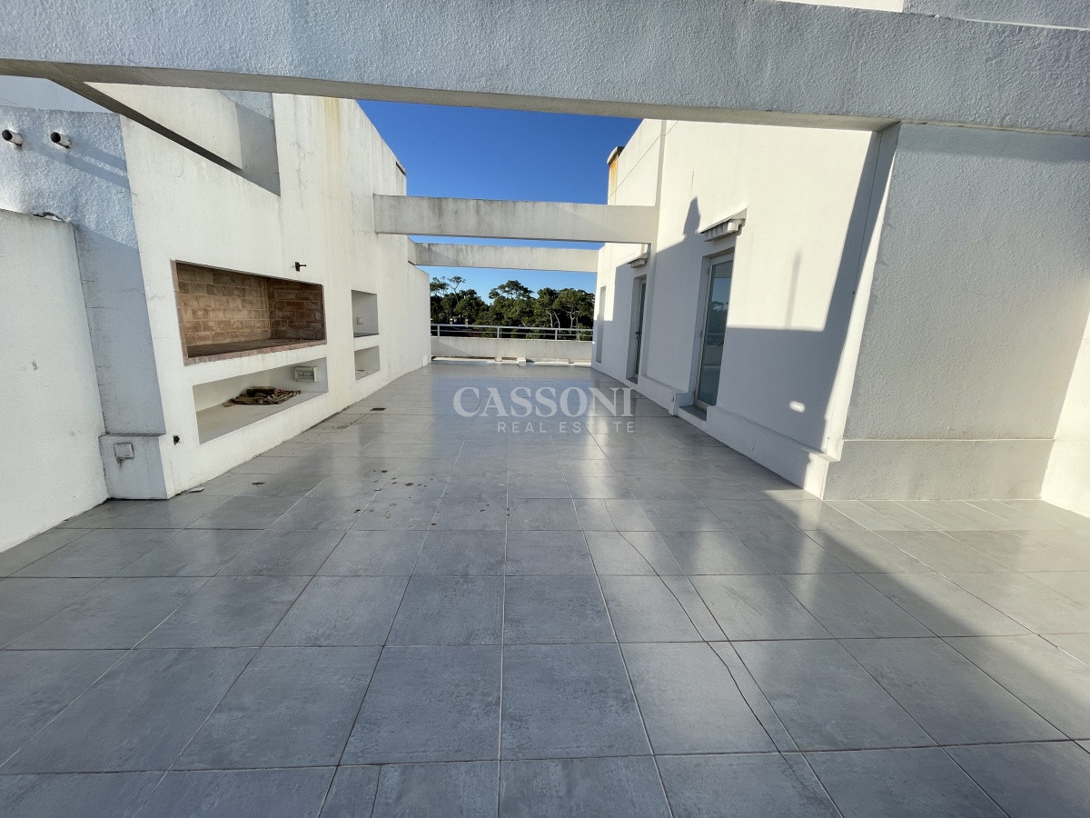 Apartamento ID.826 - PENT HOUSE, CON AMPLIA TERRAZA, PARRILLERO PROPIO Y AMPLIA VISTA AL MAR