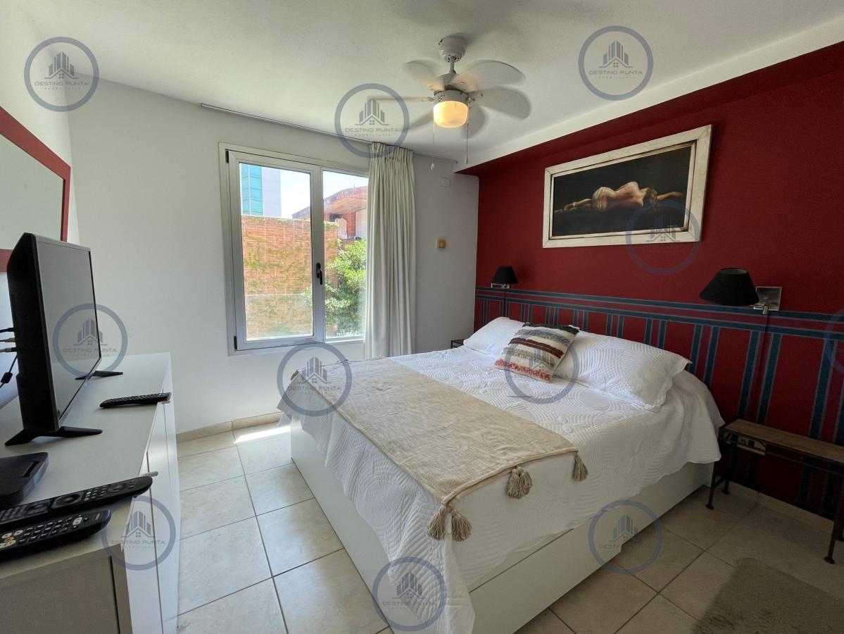 Apartamento de 1 Dormitorio a metros del Mar en Venta, Playa Brava — fotografía 4