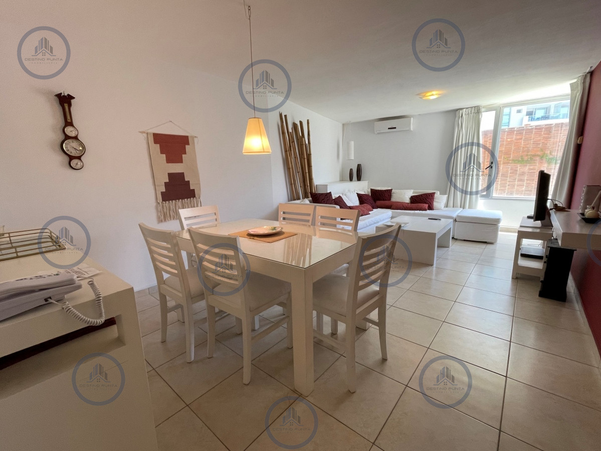 Apartamento de 1 Dormitorio a metros del Mar en Venta, Playa Brava — fotografía 2
