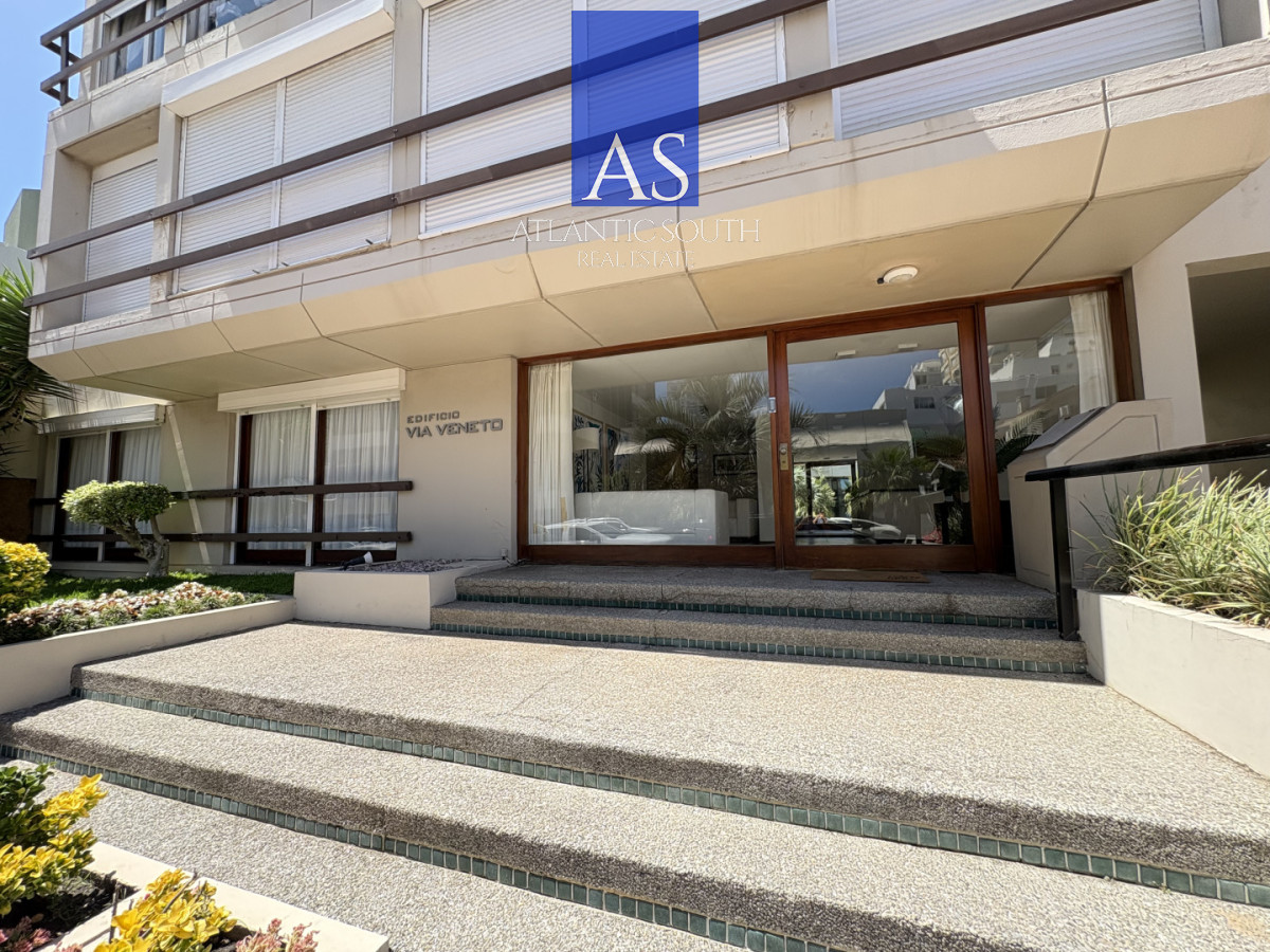 Apartamento ID.4659 - Oportunidad 2 domrmitorios con terraza y garage! Península Punta del Este