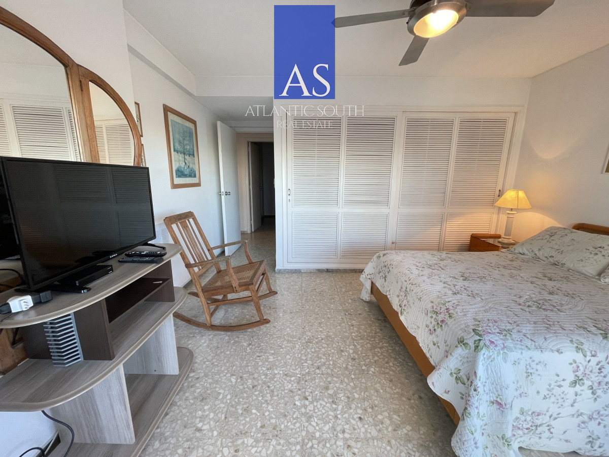 Apartamento ID.2711 - Apartamento 3 dormitorios(1 dependencia) frente al mar Playa Mansa