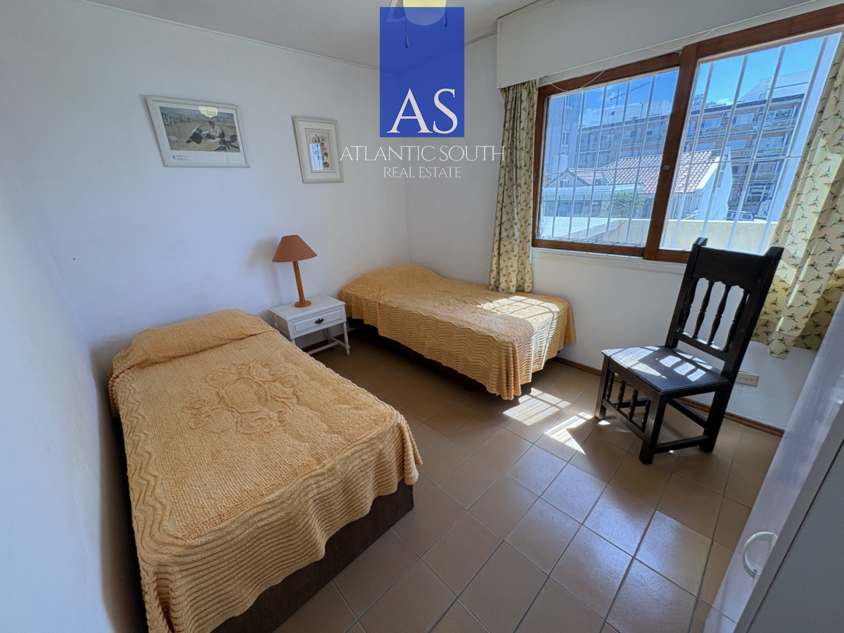 Apartamento ID.4659 - Oportunidad 2 domrmitorios con terraza y garage! Península Punta del Este