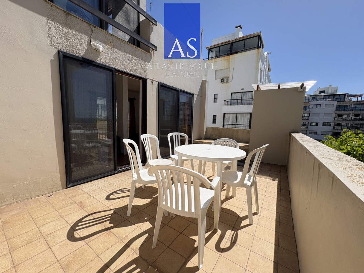 Apartamento ID.4659 - Oportunidad 2 domrmitorios con terraza y garage! Península Punta del Este