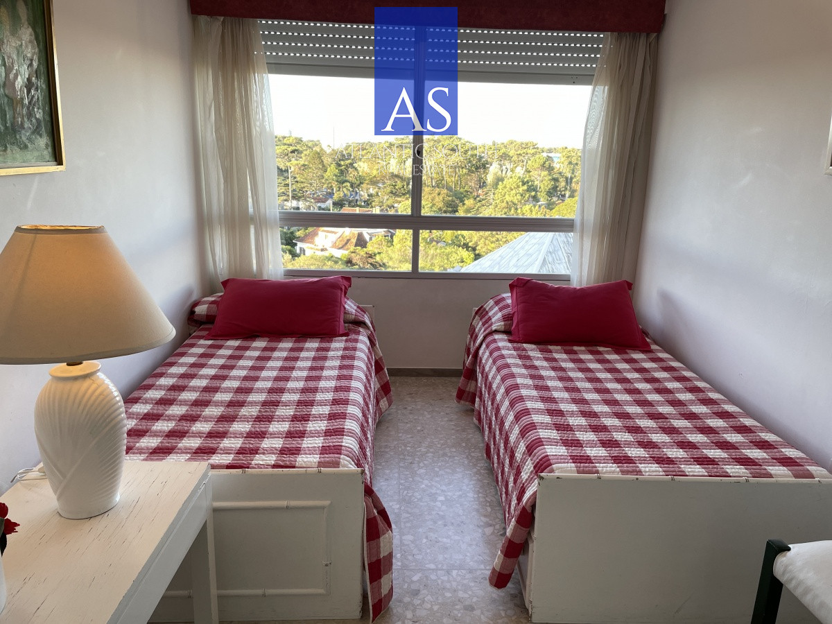 Apartamento ID.2711 - Apartamento 3 dormitorios(1 dependencia) frente al mar Playa Mansa