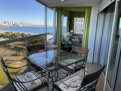 Apartamento 3 dormitorios(1 dependencia) frente al mar Playa Mansa
