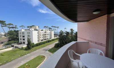 Apartamento tipo Penthouse con parrillero Playa Mansa