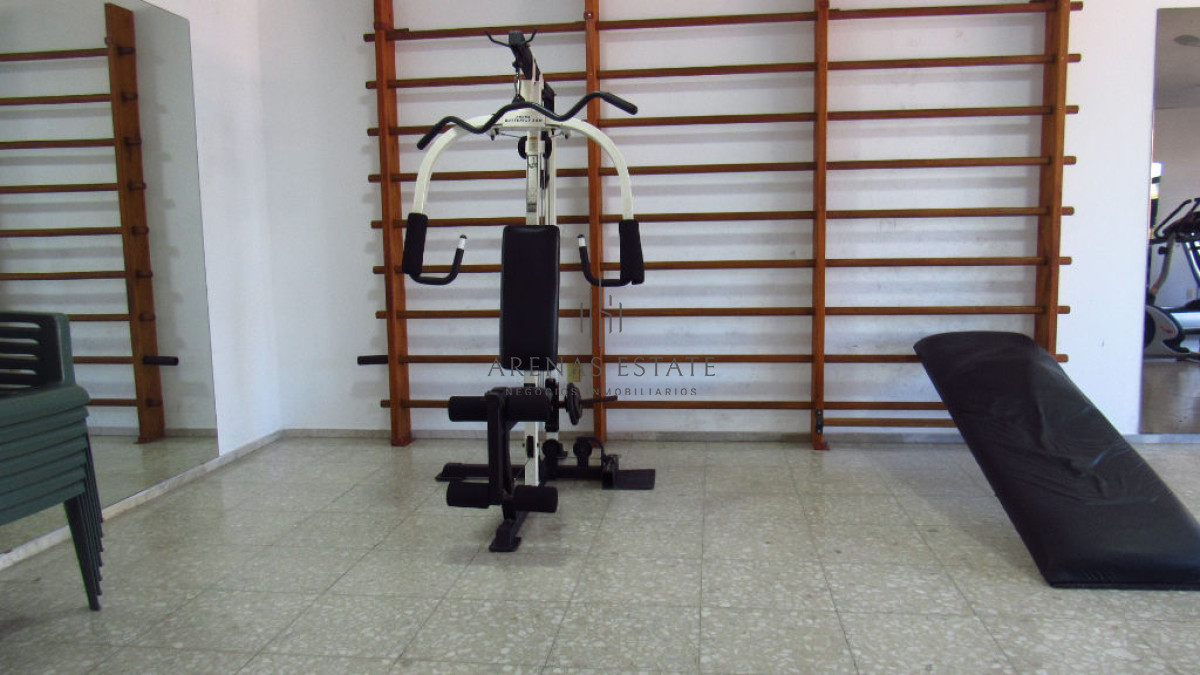 Apartamento ID.4783 - Frente a Plaza de los Artesanos con muy linda vista a Playa Brava