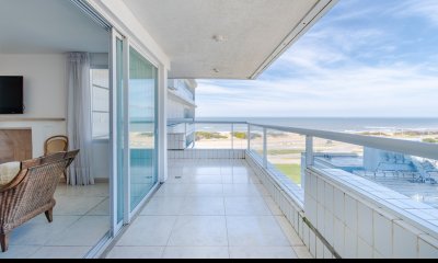 Frente al mar con parrillero, piscina, mucama