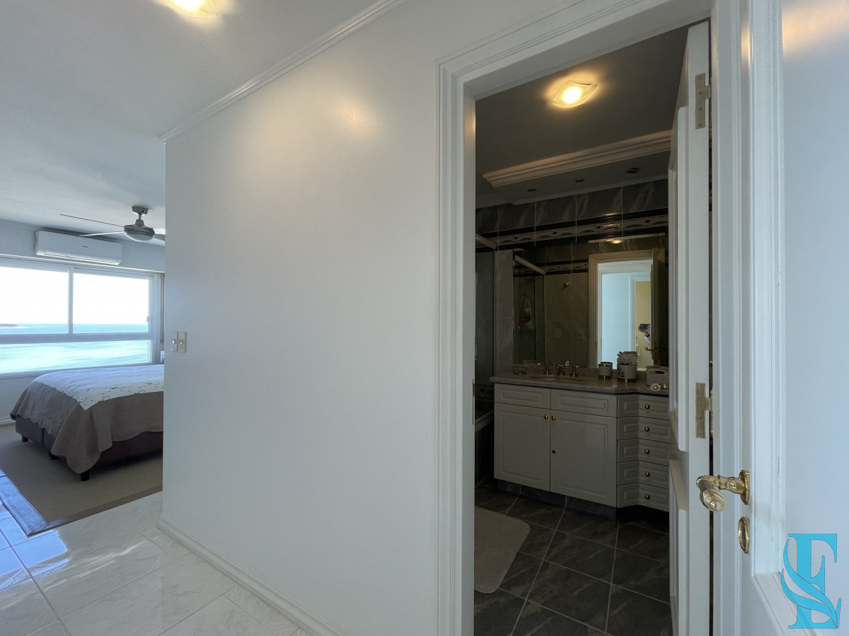 Apartamento ID.58 - Lujoso Apto 3 Dormitorios Primeria Linea Playa Mansa, Punta del Este 