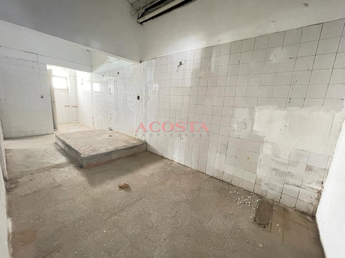 Local Comercial ID.215 - Excelente local en Peninsula esquinero con vista al mar , apto. gastronomia, muebleria, 