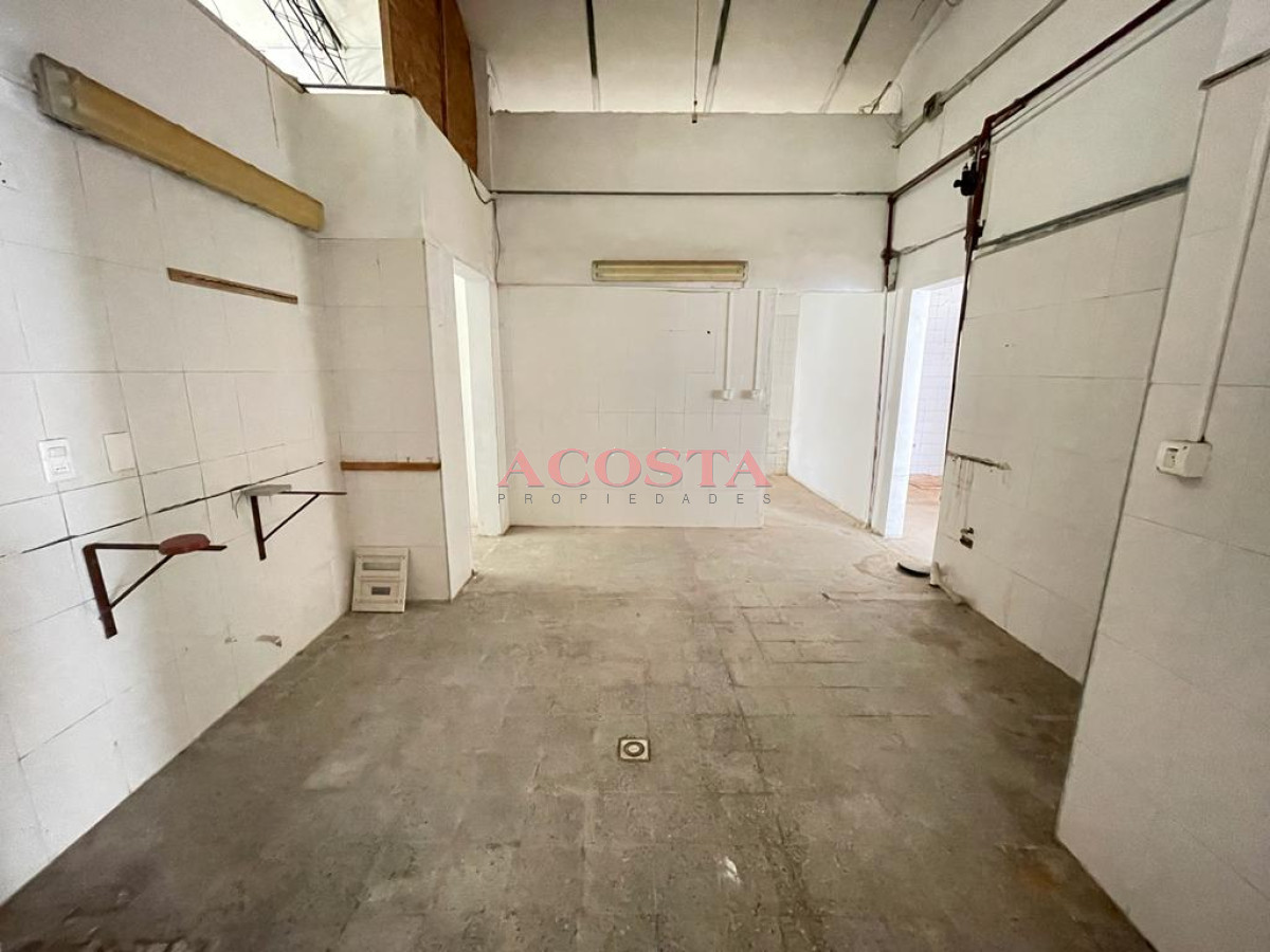 Local Comercial ID.215 - Excelente local en Peninsula esquinero con vista al mar , apto. gastronomia, muebleria, 